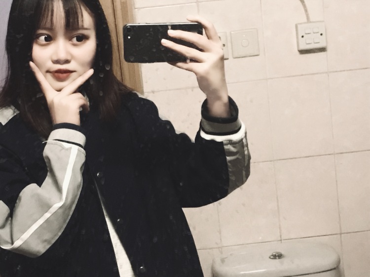 九月-陕西省·西安市·未央区--会拍照 会修图 的小姐姐