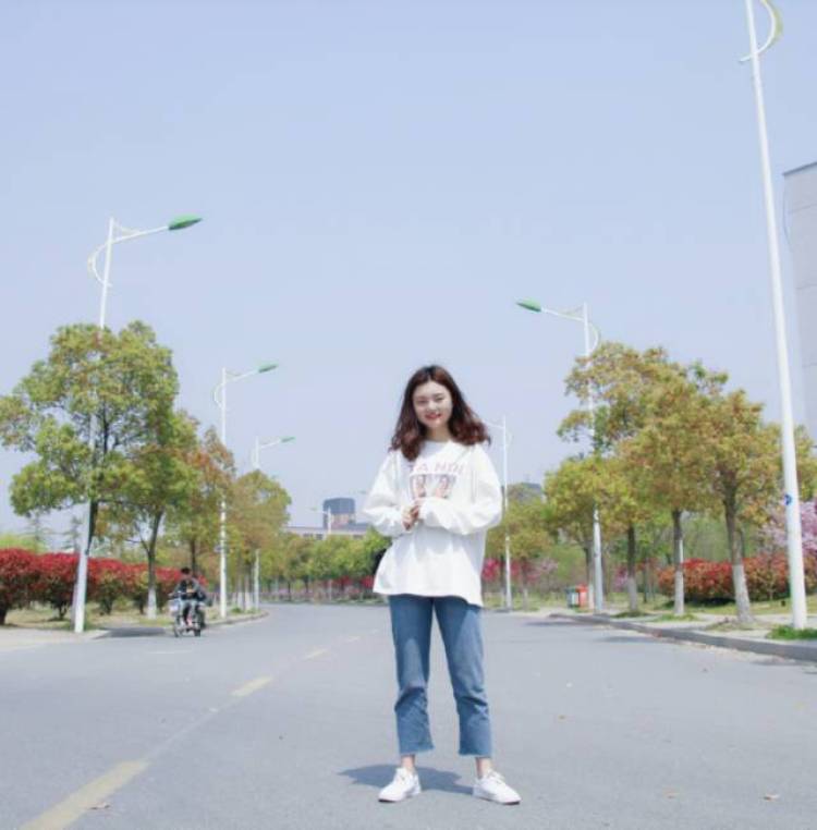 Evildoer.-江苏省·盐城市·亭湖区--喜欢拍照and后期P图
走到哪拍到哪
风格都可以尝试