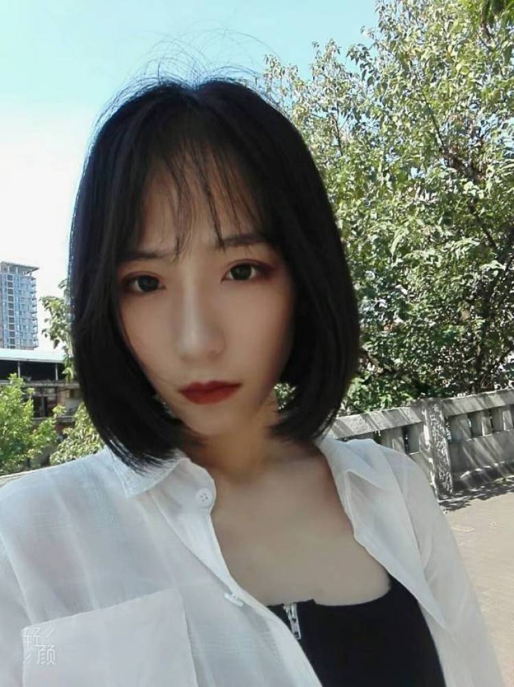EliauK-重庆市·重庆市·江北区--喜欢自拍,也会P图,身高166,体重45kg,人很上相,微博粉丝350多,但是很久不经营。春夏秋冬四季买家秀均可接,可以hold住任何风格,骗子勿扰。