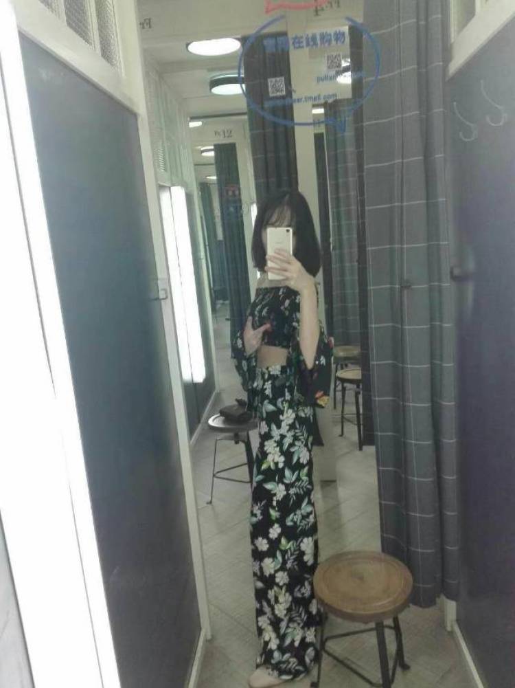EliauK-重庆市·重庆市·江北区--喜欢自拍,也会P图,身高166,体重45kg,人很上相,微博粉丝350多,但是很久不经营。春夏秋冬四季买家秀均可接,可以hold住任何风格,骗子勿扰。