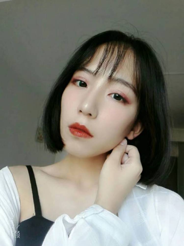 EliauK-重庆市·重庆市·江北区--喜欢自拍,也会P图,身高166,体重45kg,人很上相,微博粉丝350多,但是很久不经营。春夏秋冬四季买家秀均可接,可以hold住任何风格,骗子勿扰。