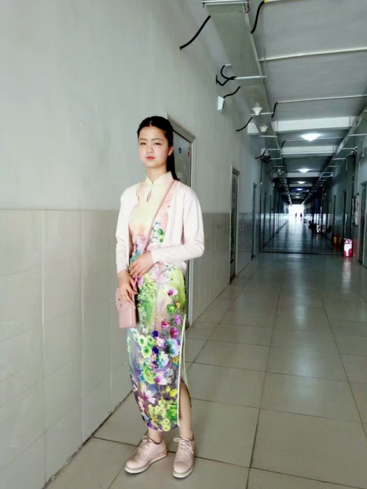 啾啾-河南省·郑州市·中牟县--长相甜美,适合旗袍和古风衣服拍照。身高171,体重55。做事认真负责