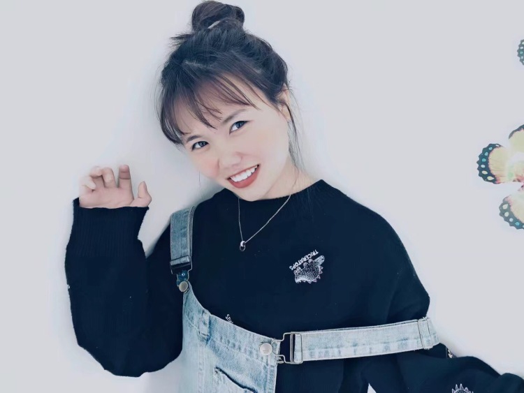 晓语语语吖?-陕西省·西安市·新城区--活泼开朗的小女孩 喜欢摄影修图 擅长舞蹈