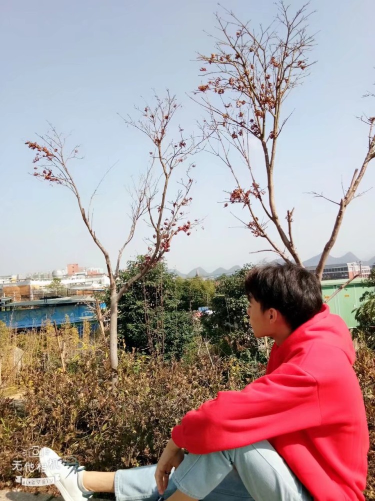 天道酬勤-贵州省·贵阳市·花溪区--可以接网拍,模特等等,身高180,体重120,年龄21,看上可以联系我哦!