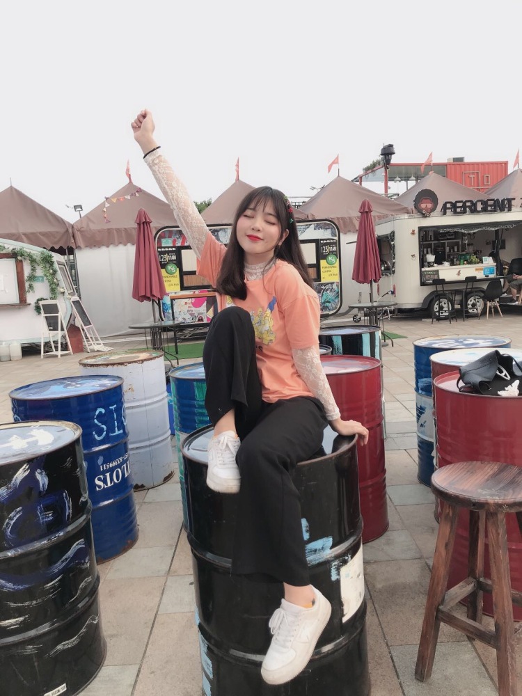 Sophieyoyo-广东省·湛江市·赤坎区--找我推广产品拍小视频拍照啊，美瞳也会拍哦，不会让你失望的