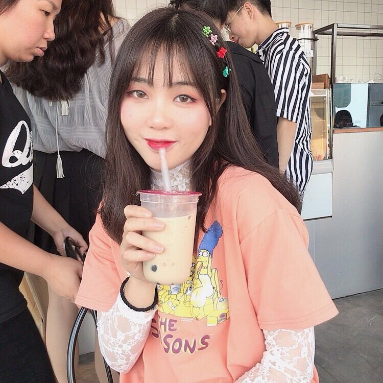 Sophieyoyo-广东省·湛江市·赤坎区--找我推广产品拍小视频拍照啊，美瞳也会拍哦，不会让你失望的