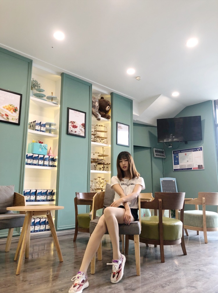 不将就。-河南省·安阳市·文峰区--接网拍买家秀哦
裙子 针织衫 裤子 运动鞋 高跟鞋 包包都可以
