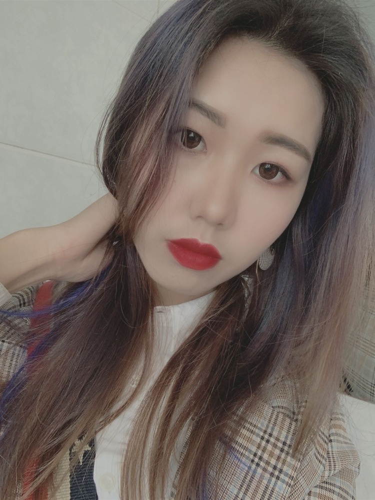 ?成王败寇?-湖北省·黄冈市·武穴市--擅长各种自拍，衣服，裙子，耳环，美瞳，都可以