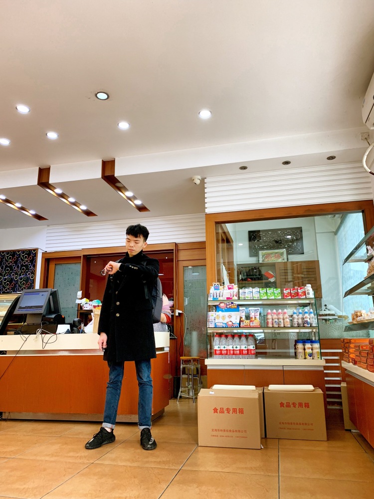 欲医-福建省·漳州市·龙海市--有商家爸爸需要男模拍买家秀以及段视频的可以联系我哟?
可萌可酷,可甜可咸,卖的了萌,耍的了贱。