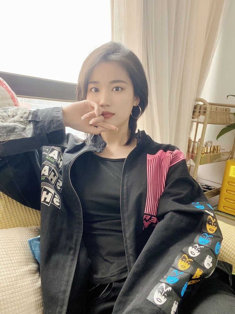 🍊-江苏省·南京市·栖霞区--买家秀,寄拍
身高178cm
体重62kg
会P图,风格多样