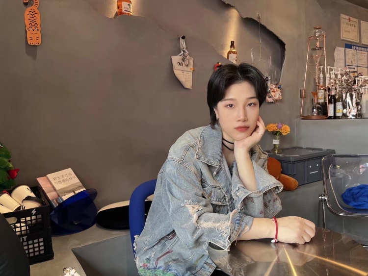 我会反光-天津市·天津市·宝坻区--美术专业设计出身,会化妆会p图爱拍照,可以驾驭各种风格,会写种草文案测评文案会剪辑短视频