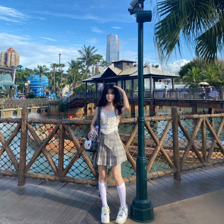 mo-广东省·珠海市·金湾区--兼职模特拍摄,可接寄拍,有很多多余时间,艺术生,会弹琴,162/96,可接多种风格