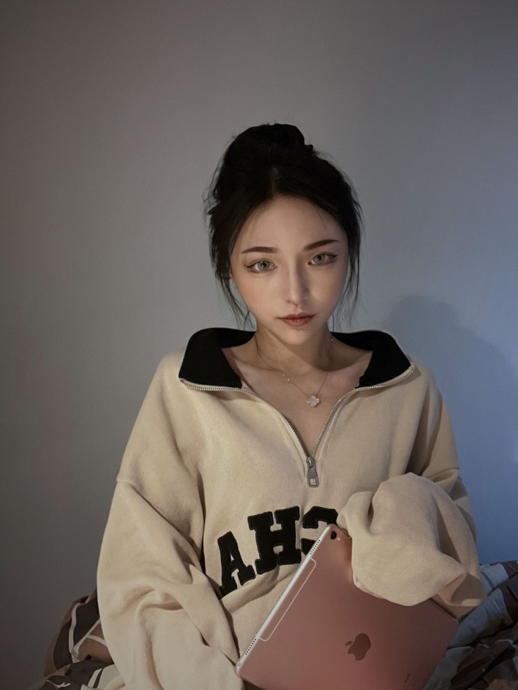 Bella-广东省·广州市·海珠区--接寄拍,商拍,朋友圈&某红薯有一定流量,会写文案,会修图,会穿搭,妆发,可开箱测评,可探店(有拍过),可拍vlog