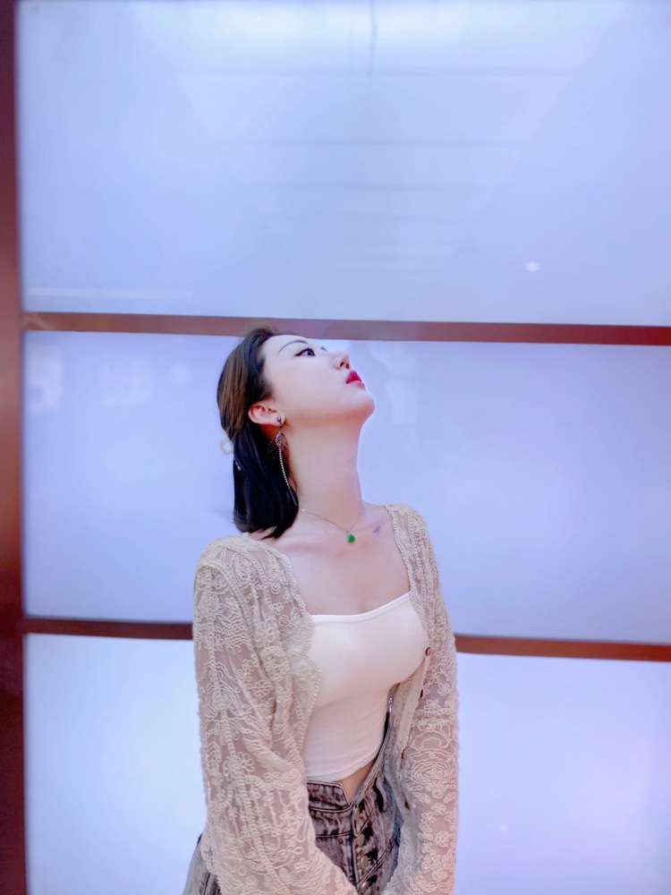 JamieWoo-山东省·青岛市·城阳区-抖音,微博,某红薯-专业带货主播&娱乐主播,有礼模&妆面模特经验,有寄拍模特经验,线上和线下同城单均可接。