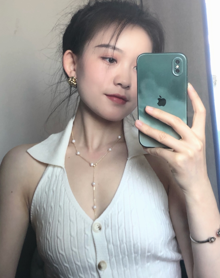 Hope-浙江省·杭州市·拱墅区--喜欢拍照，性格开朗，会修图，爱笑，希望有机会可以合作哦！
买家秀 寄拍模特 曈模 饰品模特