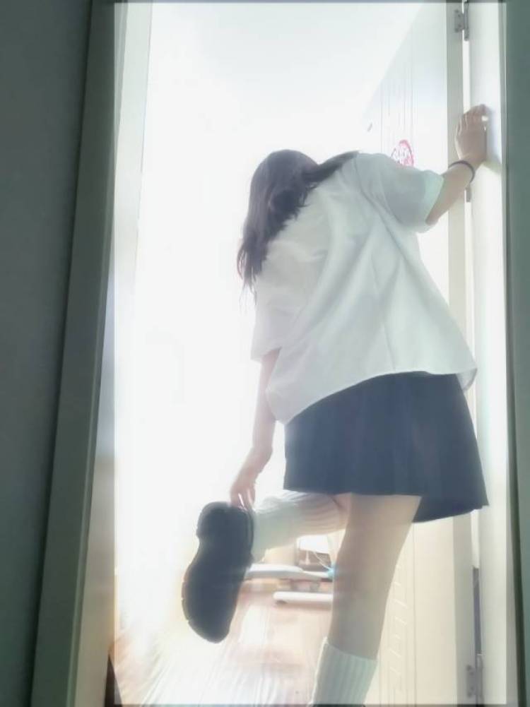 木亞-河南省·郑州市·中原区-抖音 某红薯 微博-身高168体重90斤腰围65腿长100 
想接寄拍 服装模特 美瞳 项链首饰 发夹什么都可以 谢谢各位哥哥姐姐们找我
舞蹈十级 会唱歌跳舞画画 化妆 p图
