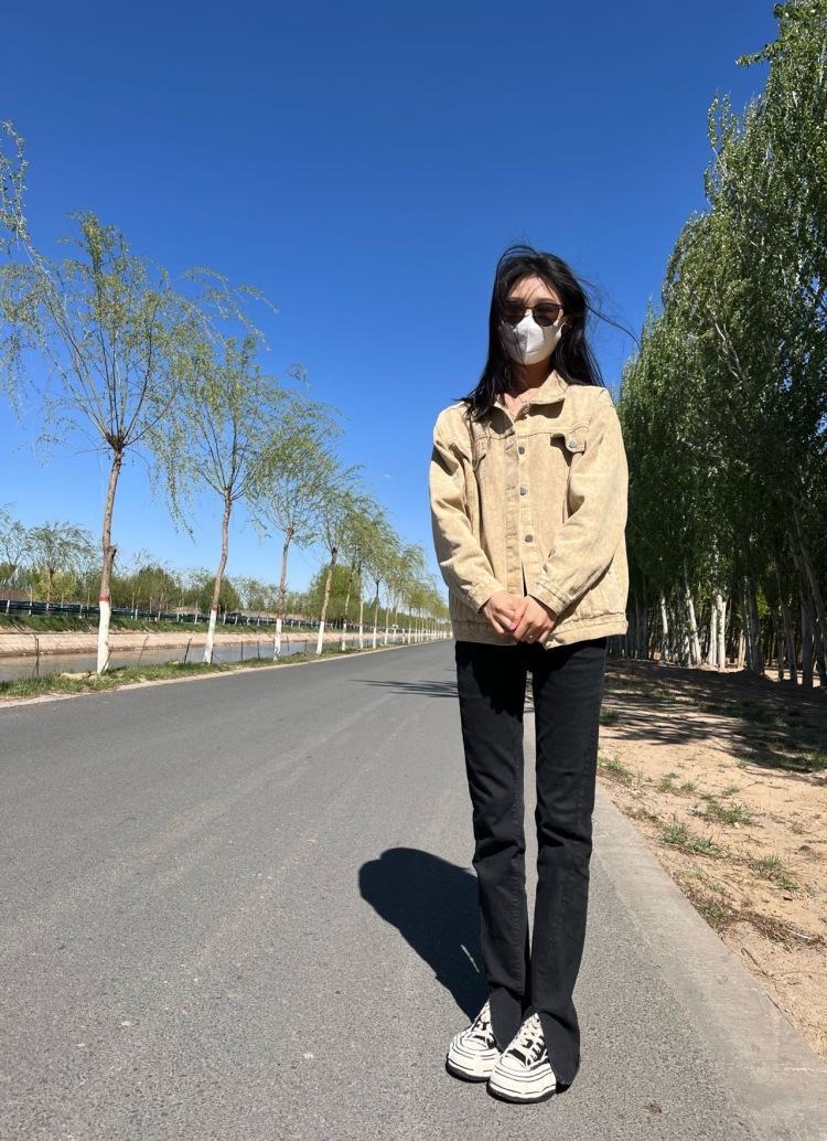 .-内蒙古自治区·巴彦淖尔市·临河区--身高171,体重45kg,接寄拍、卖家秀,多风格寄拍,不接内衣。