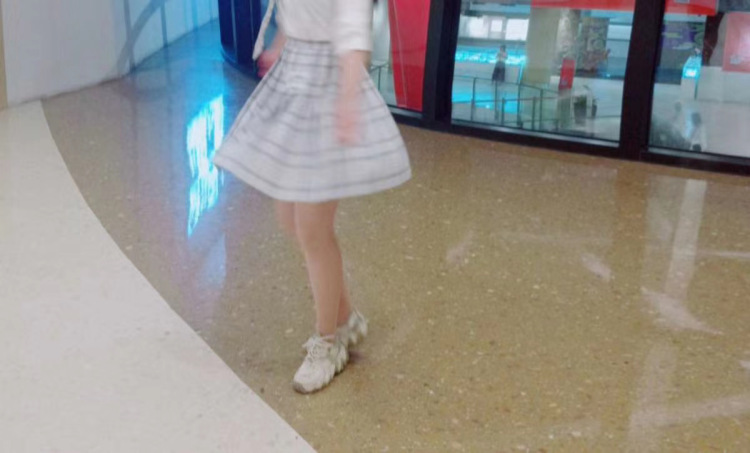 葱葱-浙江省·金华市·东阳市--是个三坑女孩,胖mm,主要想接这一方面的,也可以是美妆种草的,我可能不是最会弄的,但是我一定会很努力的