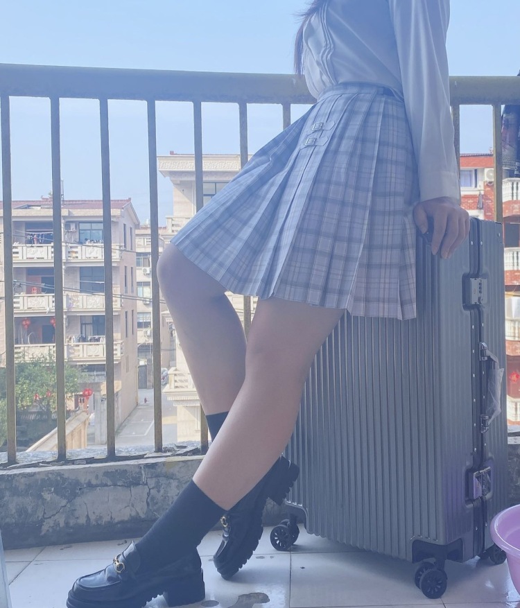 葱葱-浙江省·金华市·东阳市--是个三坑女孩,胖mm,主要想接这一方面的,也可以是美妆种草的,我可能不是最会弄的,但是我一定会很努力的