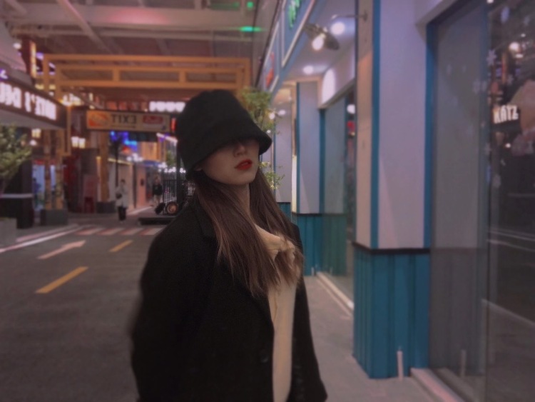 RU～-广东省·惠州市·惠城区--在线接单。买家秀。帽子口红服装鞋子等寄拍。手机壳行李箱等。工作联系我，身高158体重90