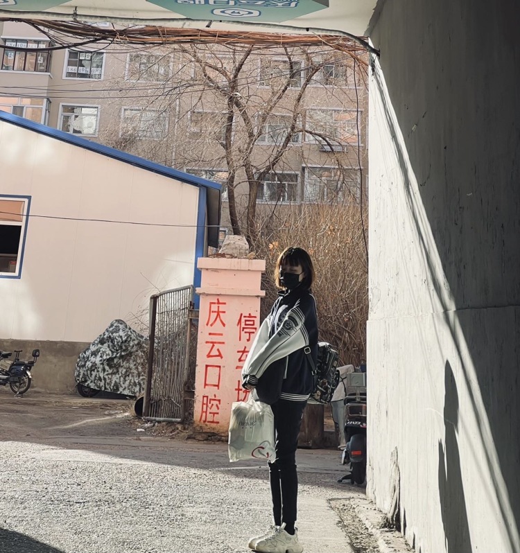 小曲ᥫᩣ-黑龙江省·齐齐哈尔市·铁锋区--找我让你不后悔  拍照技术也是非常一流的 买家秀一定有质量 赚点小钱而已 快来找我吧