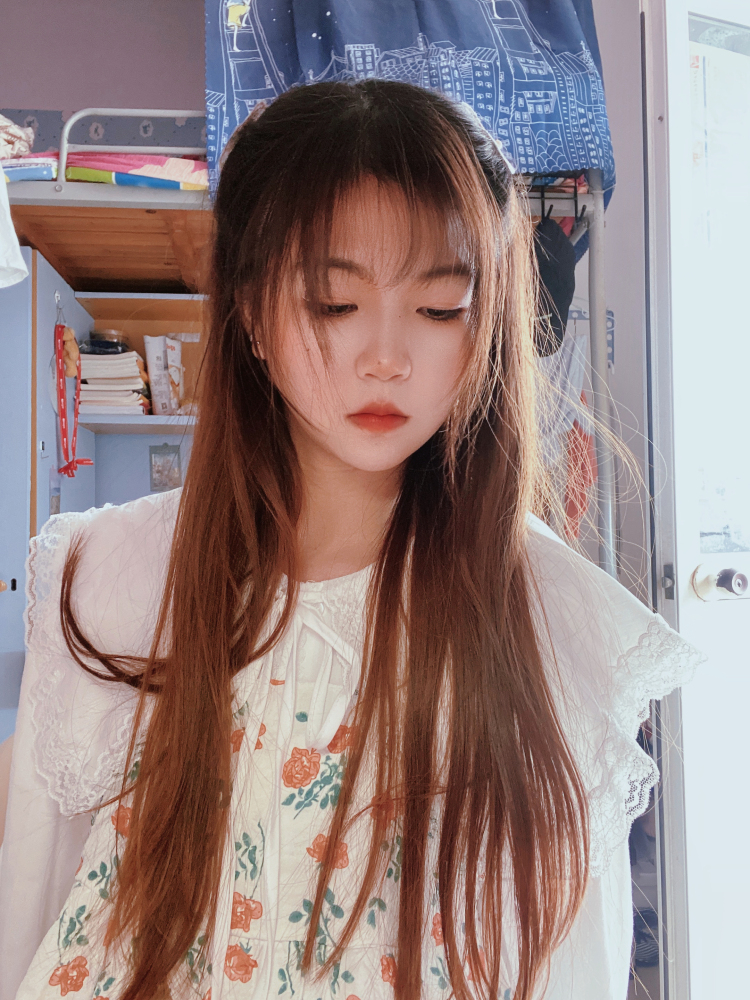 Jane-浙江省·杭州市·江干区-抖音,微博,某红薯,快手-大四毕业生
身高160cm 体重44kg
喜欢拍照
对一切好看的饰品和衣服没有抵抗力!!