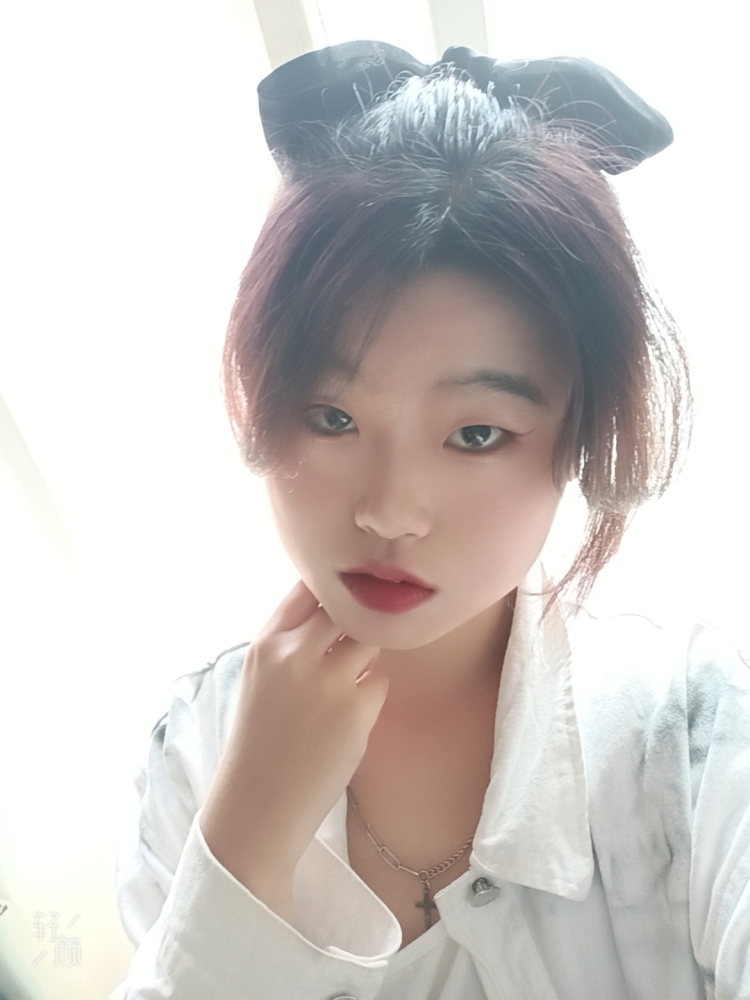 小豆同学吖-江西省·南昌市·青山湖区-某红薯-做服装寄拍,送拍,网拍,产品试用,风格偏中性,运动风休闲风可,性感可,首饰包包均可