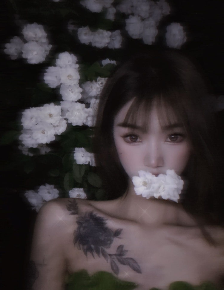 🎀雅-上海市·上海市·松江区--主要对美妆穿搭感兴趣，从事行业也是护肤美业，接单主要短视频推广，寄拍等，
