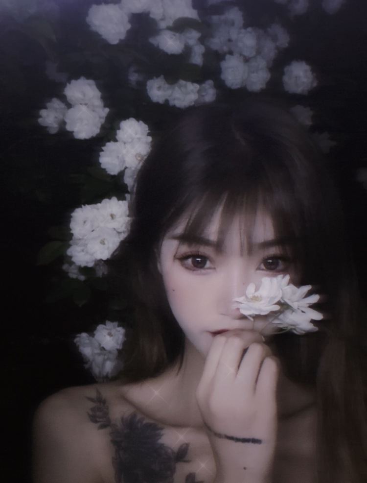 🎀雅-上海市·上海市·松江区--主要对美妆穿搭感兴趣,从事行业也是护肤美业,接单主要短视频推广,寄拍等,