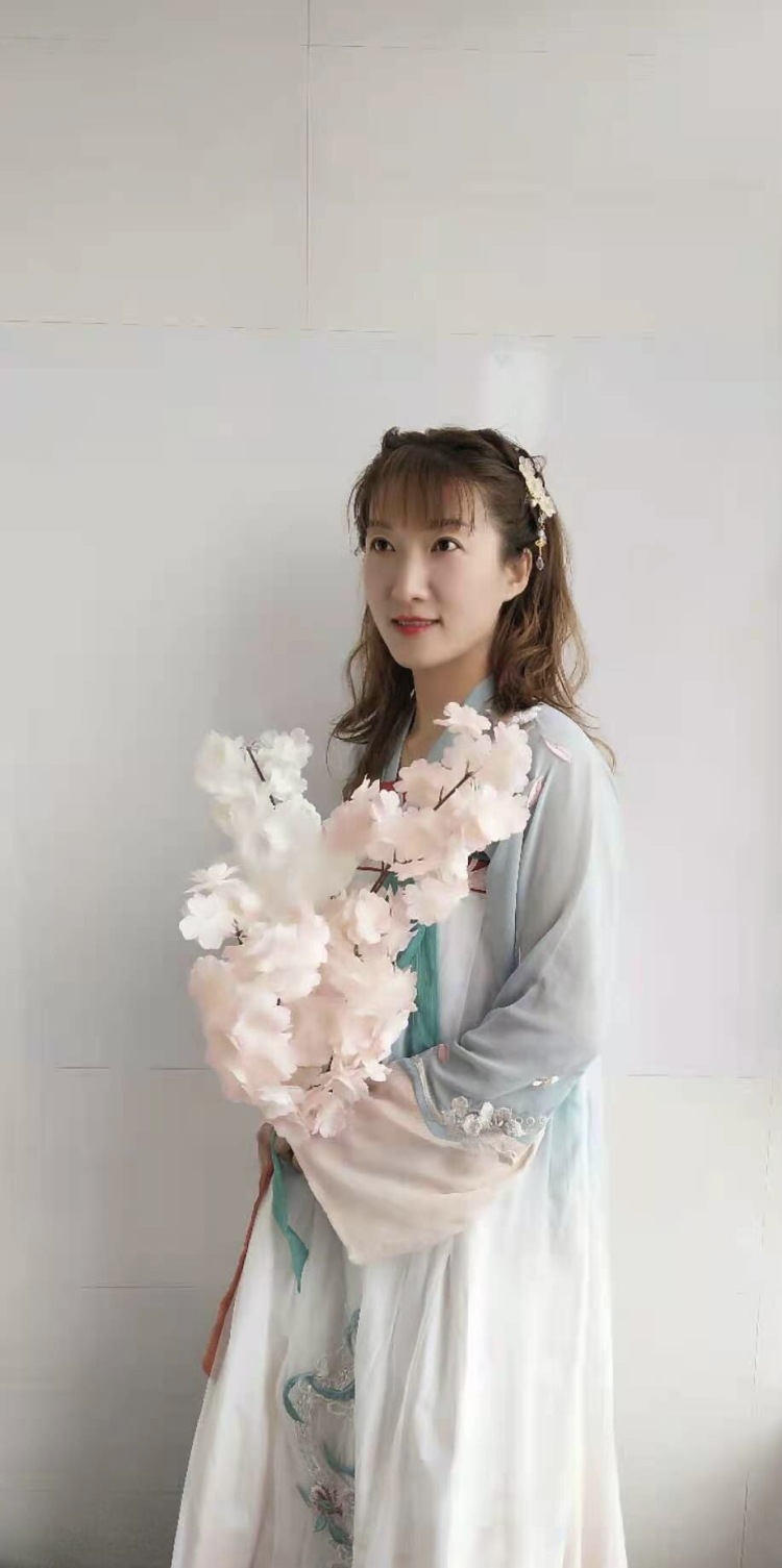 Lydia-宁夏回族自治区·中卫市·沙坡头区--身高163.体重48公斤，可接拍s码服饰，比例可以，能接受尽量不露脸拍摄