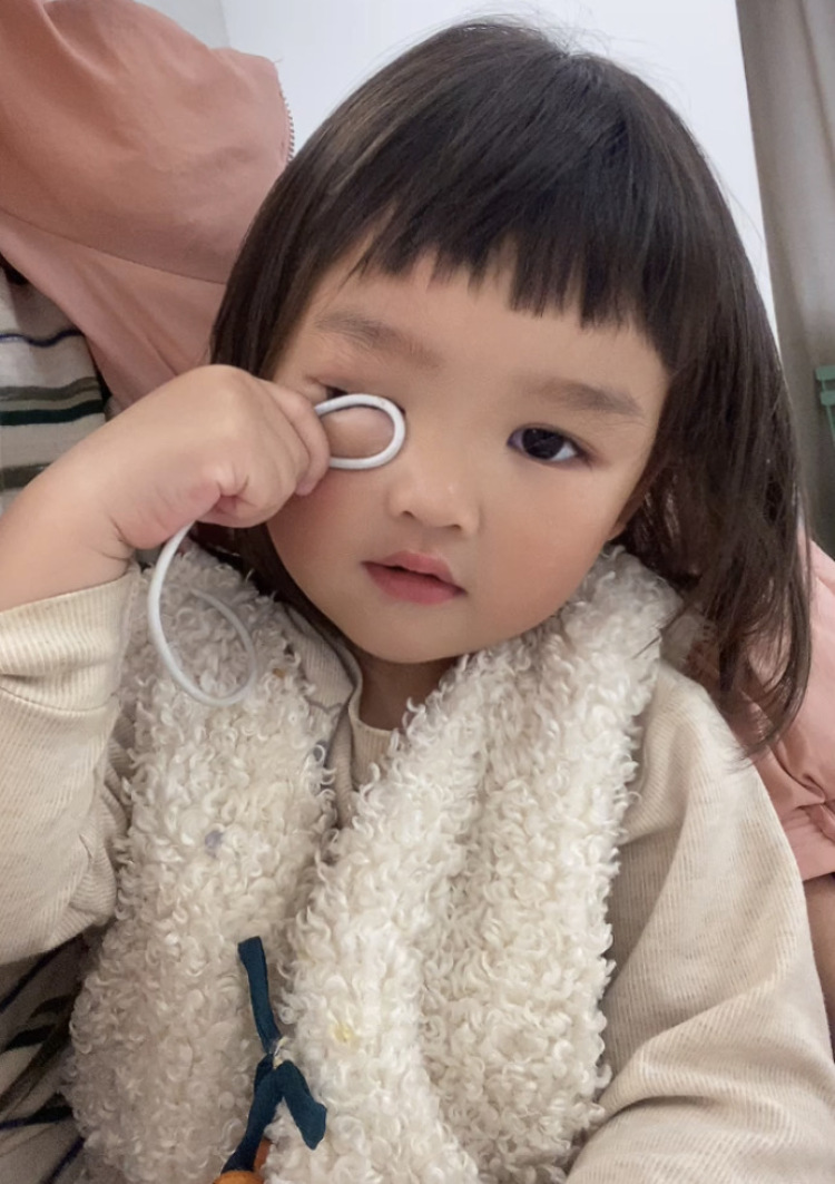 晚风-江西省·上饶市·婺源县--宝妈一枚，爱拍照，大人身高158厘米体重84斤      小孩身高90厘米  承接买家秀，亲子秀 出图快，拍到包满意