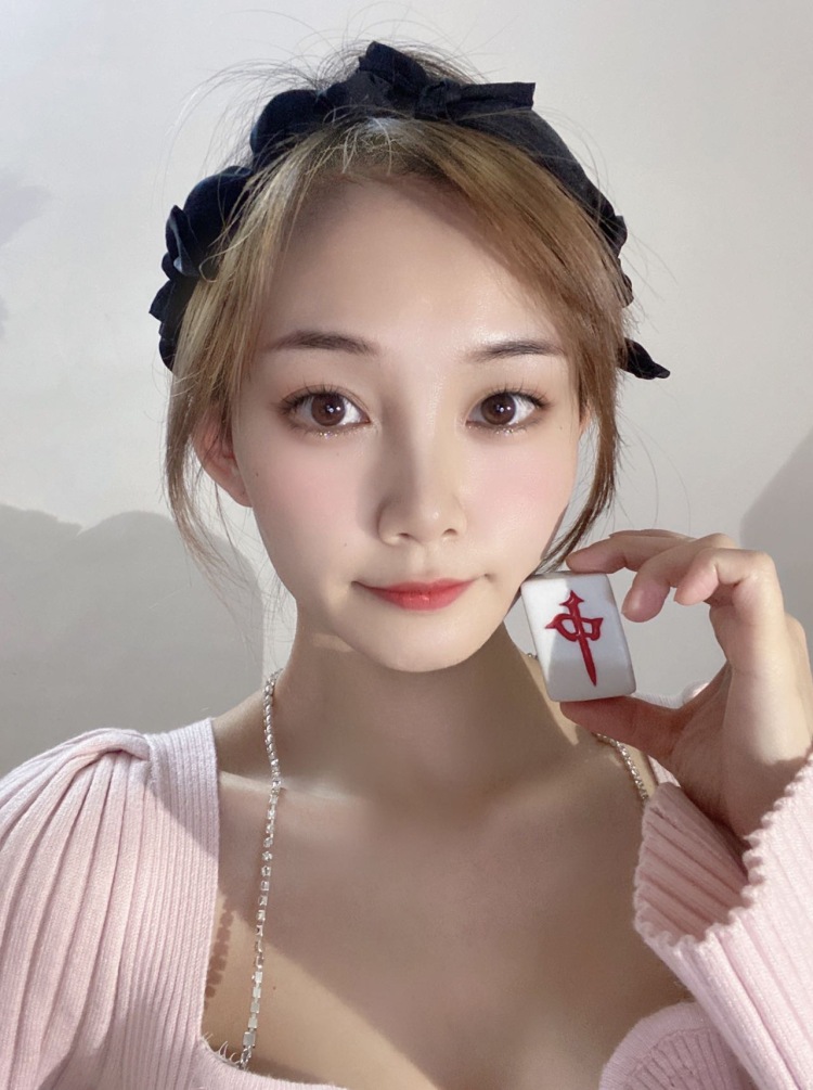 Milis💋-广东省·深圳市·龙华区--接买家秀,试衣模特,小个子穿搭,身高153cm,体重40kg,身材比例佳。