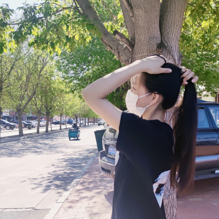 wind.-黑龙江省·齐齐哈尔市·泰来县-知乎，快手-会拍照修图，对镜拍更加拿手，各种风格都可以驾驭，身高168 体重110 身材均匀