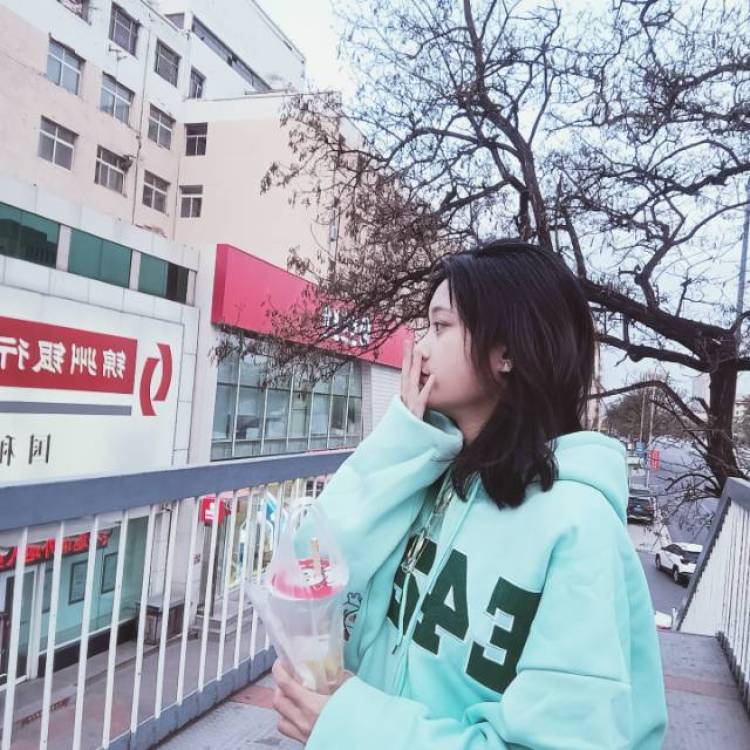ᥫᩣ月亮也晚安ᥫᩣ-辽宁省·锦州市·凌河区--接买家秀，寄拍，身高162，体重85斤，学生寄拍可以接手饰服装等