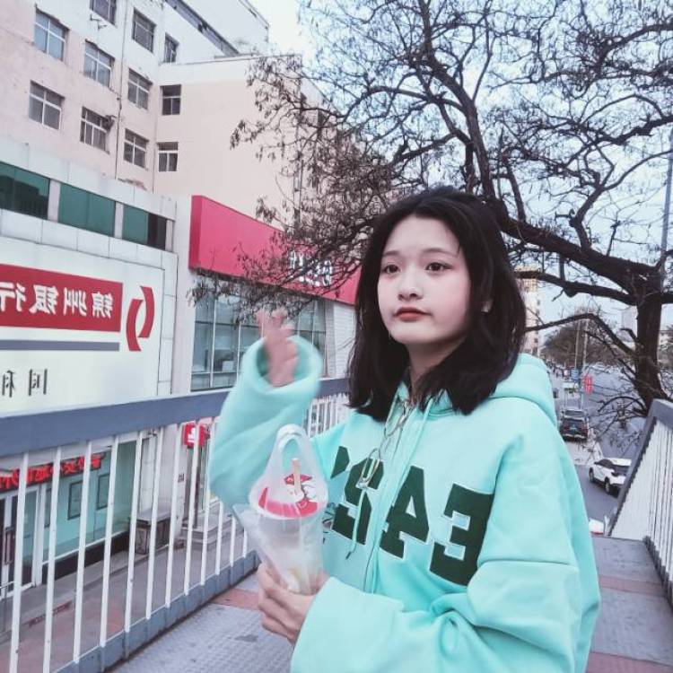 ᥫᩣ月亮也晚安ᥫᩣ-辽宁省·锦州市·凌河区--接买家秀,寄拍,身高162,体重85斤,学生寄拍可以接手饰服装等