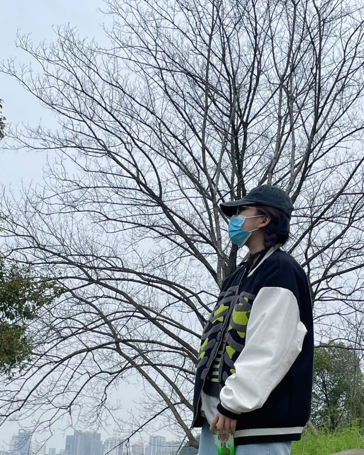 w-湖北省·黄石市·黄石港区--现在是一名上班族,平常休息也会兼职网拍,平时喜欢拍照,喜欢发圈,我爱拍照也是积累了很多经验 联系我15072040491