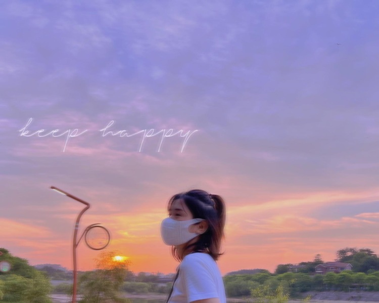 Laura-浙江省·杭州市·上城区--喜欢拍照  会P图技巧
可以接女装衣服  鞋子 帽子 耳钉 
不接内衣 谢谢