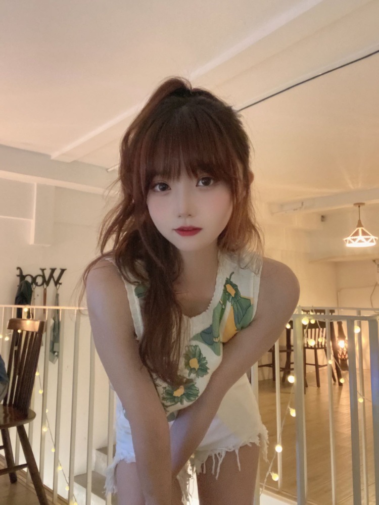 Gaga-浙江省·宁波市·余姚市-抖音微博-身高160 体重43kg
接寄拍 买家秀 淘宝 pdd
有抖音 微博
风格可爱甜辣偏多