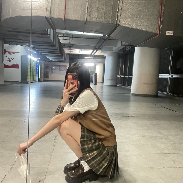 东北妹.-陕西省·渭南市·韩城市-快手-大家好！
我是一名00后自由职业时间充分身高163体重42 接寄拍 首饰项链美甲美瞳衣物 接大尺度内衣睡衣
感兴趣的话就联系我吧
身份：自由职业
身高：163CM
体重：42KG
粉丝：1k➕