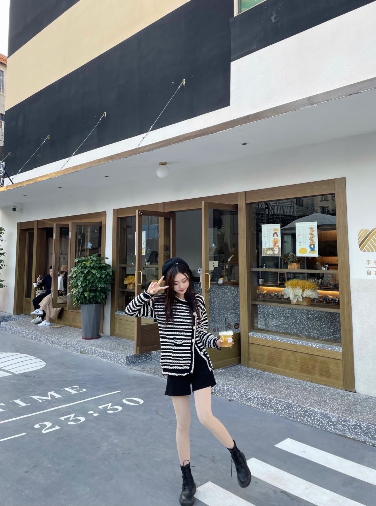 鱼子-广东省·惠州市·惠阳区--身高160 体重44kg爱拍照 会化妆修图 
接寄拍 衣服饰品包包鞋子都可