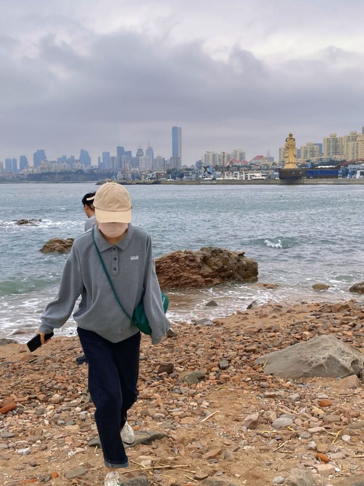油饼-北京市·北京市·海淀区-某红薯-接寄拍,女装,173 53擅长韩系 日系 休闲 生活化风格,有相机,会修图,审美好