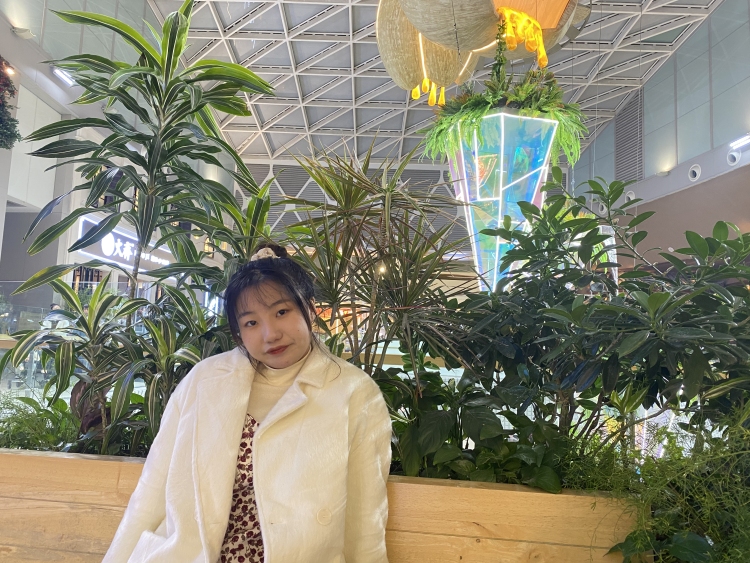 杨婷-黑龙江省·哈尔滨市·依兰县--身高158 体重100 买家秀 会照相 会P图 9宫格照片 近期照片 学生 时间自由