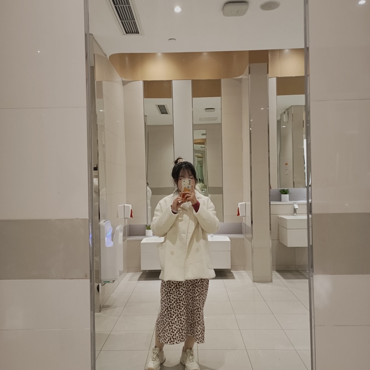 杨婷-黑龙江省·哈尔滨市·依兰县--身高158 体重100 买家秀 会照相 会P图 9宫格照片 近期照片 学生 时间自由
