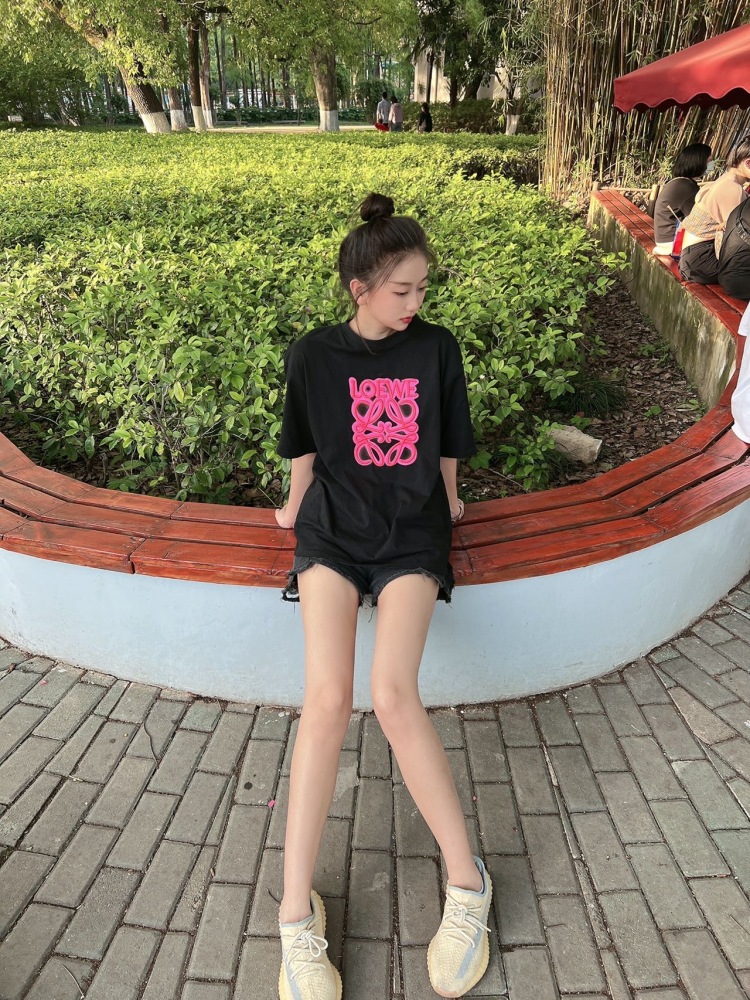 不高兴-湖北省·武汉市·武昌区--接寄拍,风格可多变,可爱性感知性都可!!!不接私房内衣,商家康康我!!