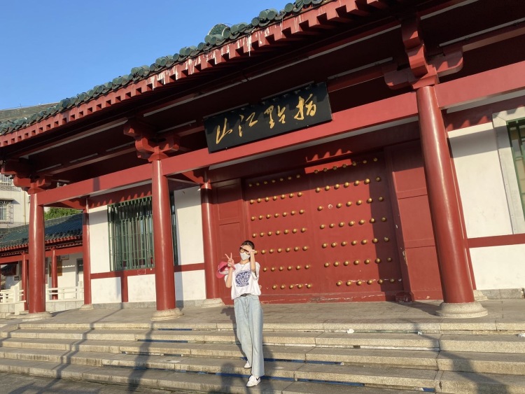 Hh-河南省·安阳市·文峰区--身高166体重44。目前是学生。可接范围是买家秀,寄拍,衣服 手链 项链 手机壳均可