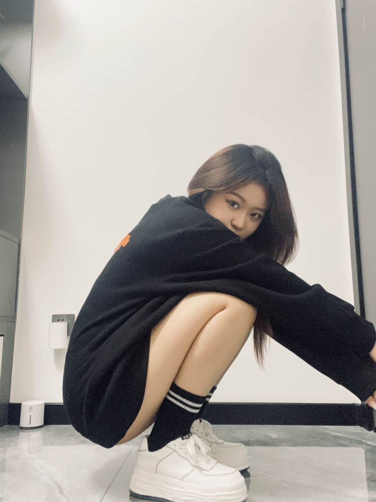 脏脏包-黑龙江省·哈尔滨市·南岗区--服装寄拍 衣服包包 首饰鞋子都可以 微胖妹子 梨形身材 有这方面的可以合作