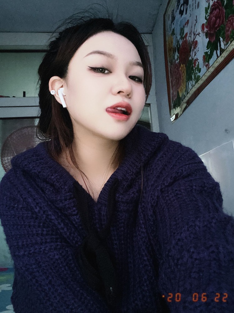 脏脏包-黑龙江省·哈尔滨市·南岗区--服装寄拍 衣服包包 首饰鞋子都可以 微胖妹子 梨形身材 有这方面的可以合作