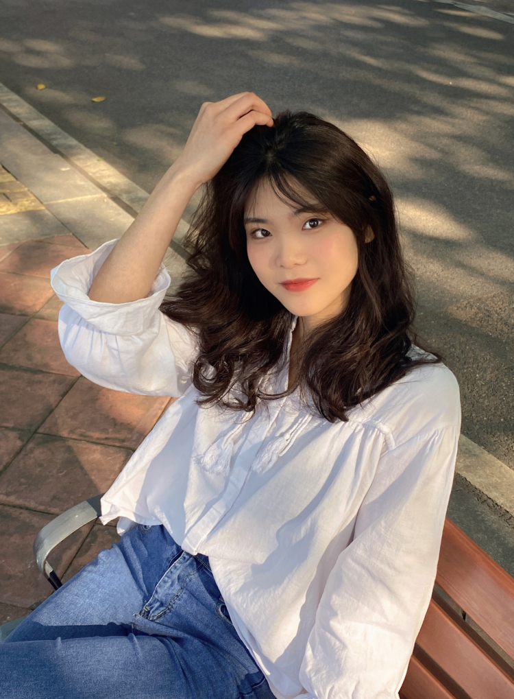 Y-广东省·佛山市·禅城区-抖音/某红薯/微博-喜欢拍照,衣服搭配,会修图,目前从事设计工作。
买家秀,寄拍,免费试用,开箱评测