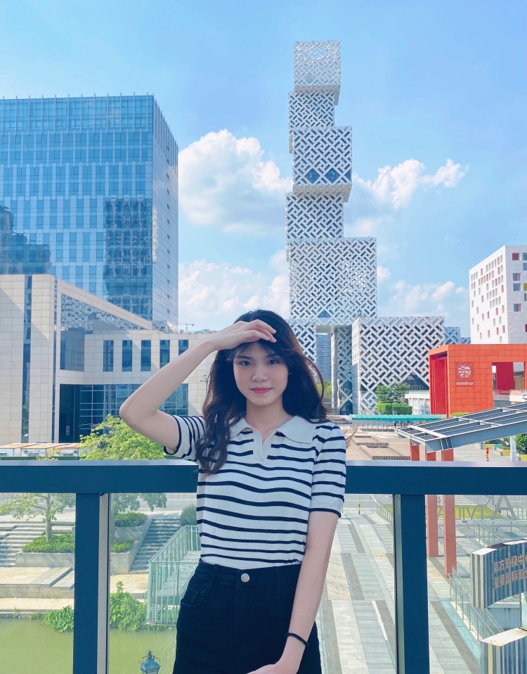 Y-广东省·佛山市·禅城区-抖音/某红薯/微博-喜欢拍照,衣服搭配,会修图,目前从事设计工作。
买家秀,寄拍,免费试用,开箱评测
