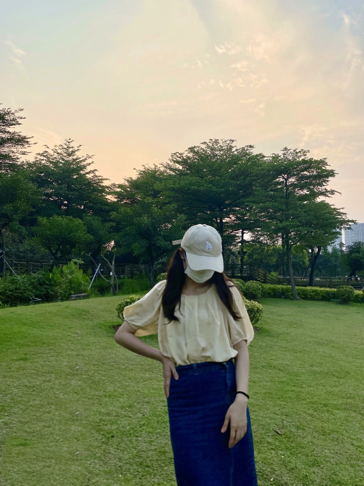 Y-广东省·佛山市·禅城区-抖音/某红薯/微博-喜欢拍照,衣服搭配,会修图,目前从事设计工作。
买家秀,寄拍,免费试用,开箱评测